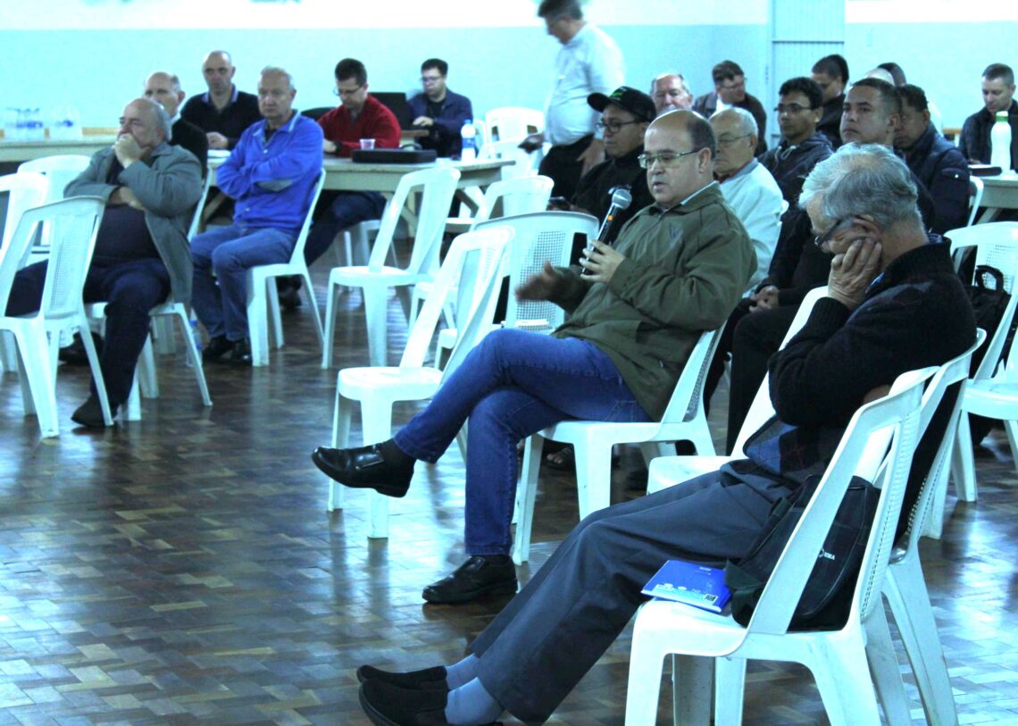 Padres e estudantes de Teologia participam de Semana Teológica