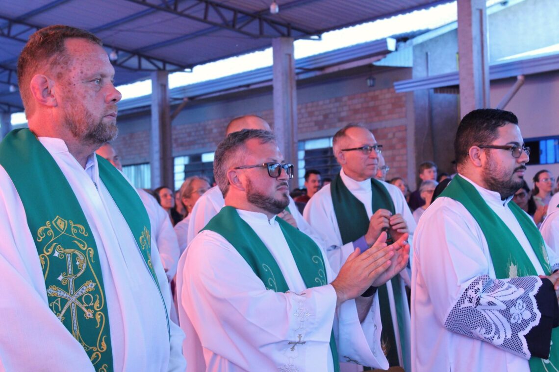 Fiéis Romeiros participam de Romaria Diocesana em Rio Claro do Sul