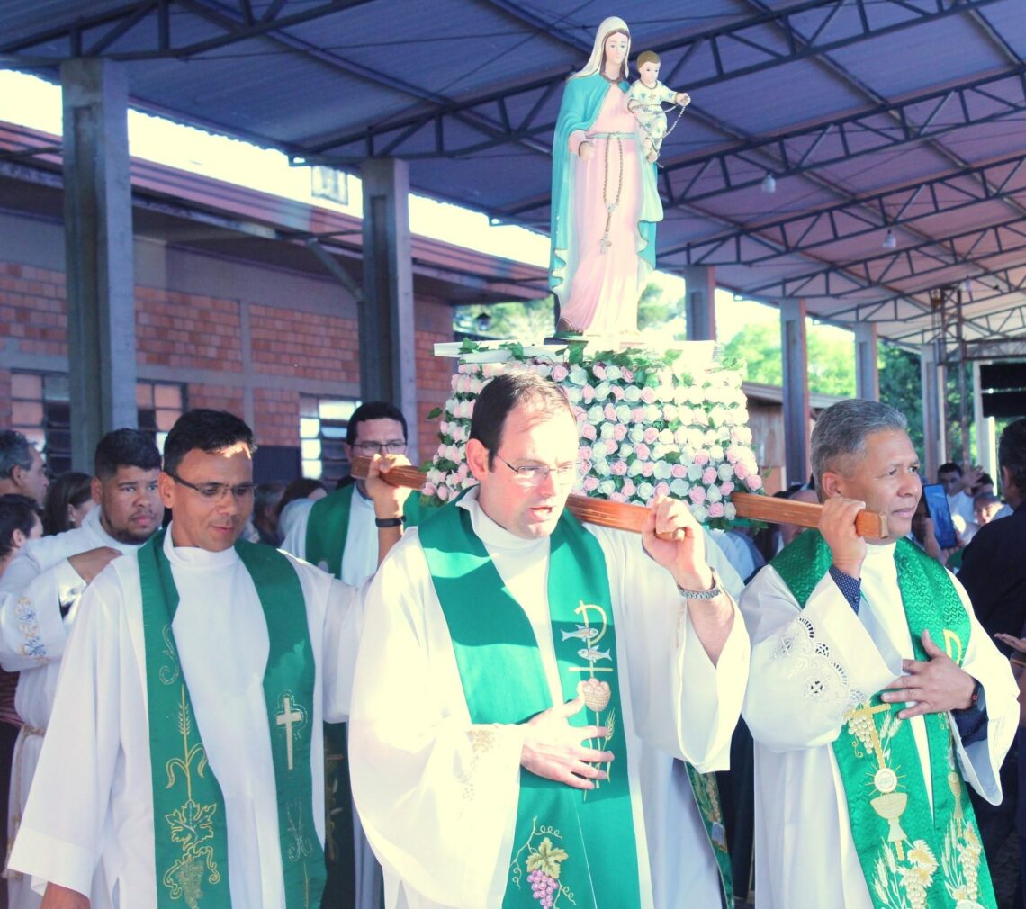 Fiéis Romeiros participam de Romaria Diocesana em Rio Claro do Sul