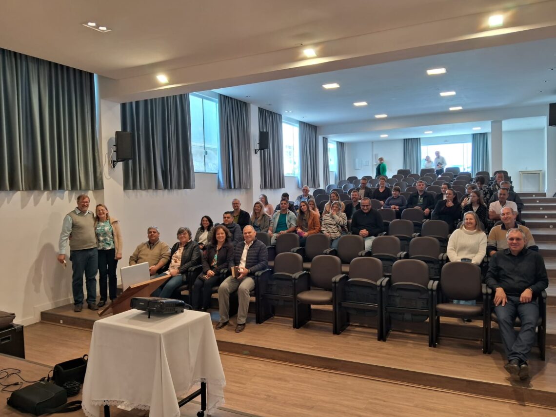 Candidatos ao Diaconado Permanente participam de encontro em São Mateus do Sul