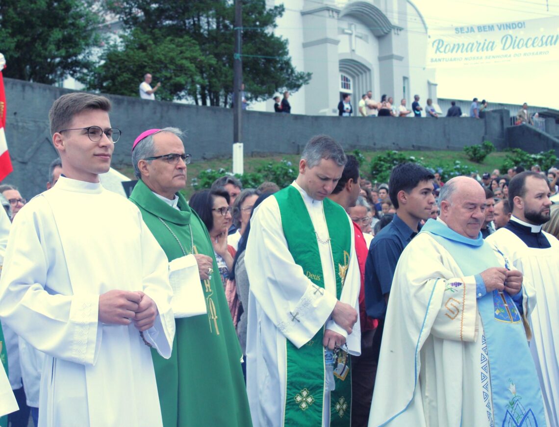 Fiéis Romeiros participam de Romaria Diocesana em Rio Claro do Sul
