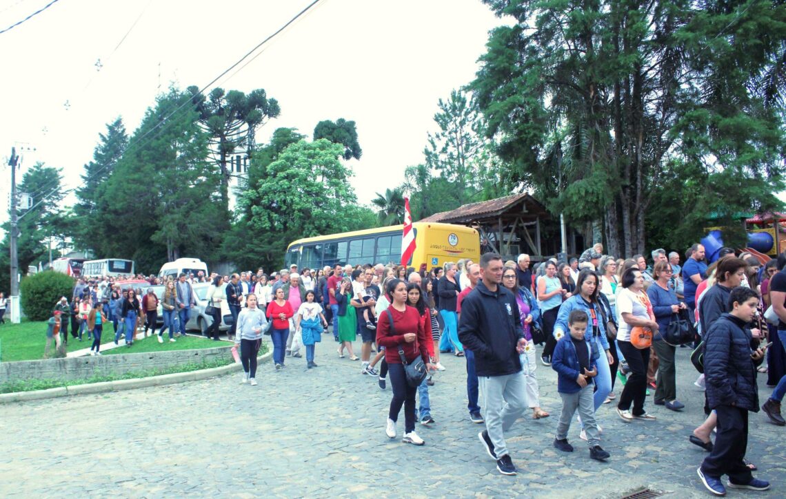 Fiéis Romeiros participam de Romaria Diocesana em Rio Claro do Sul