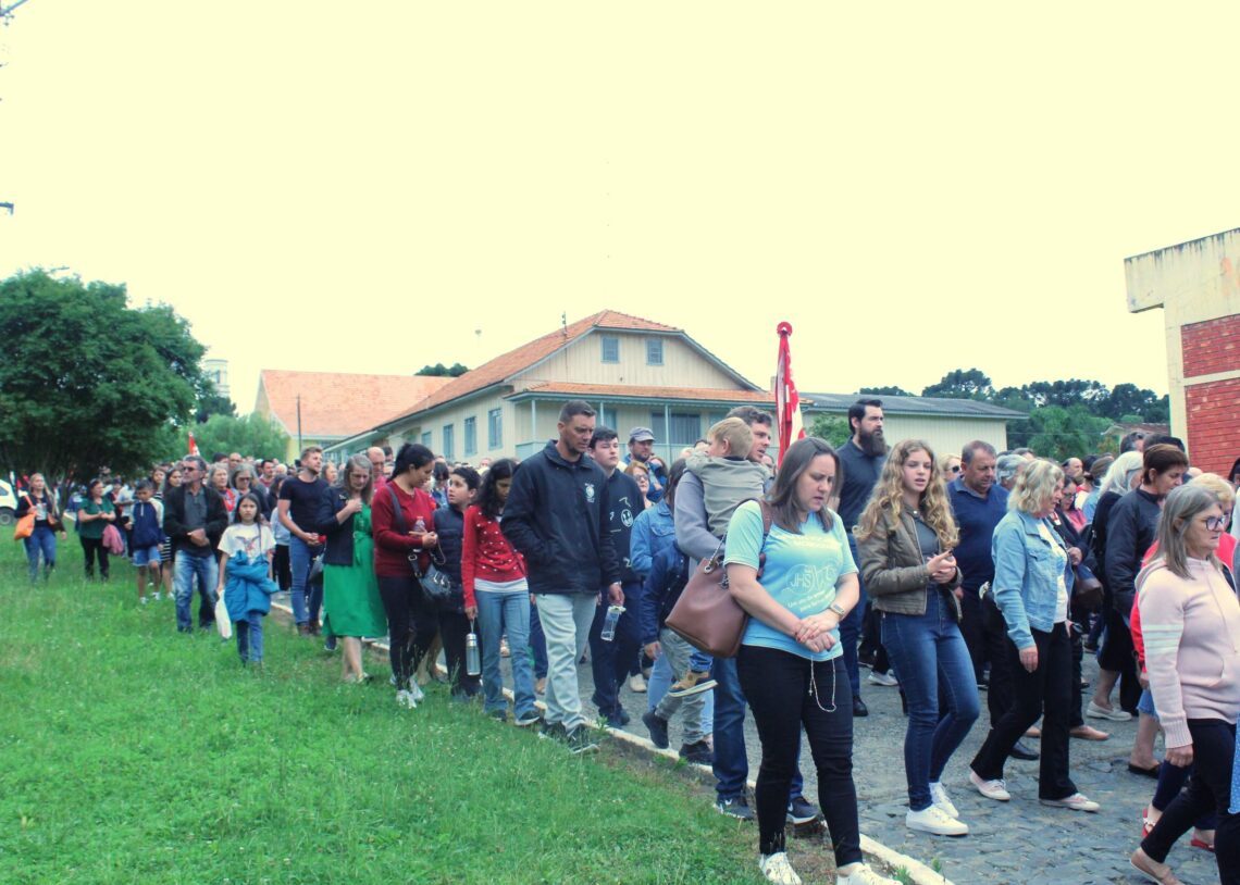Fiéis Romeiros participam de Romaria Diocesana em Rio Claro do Sul
