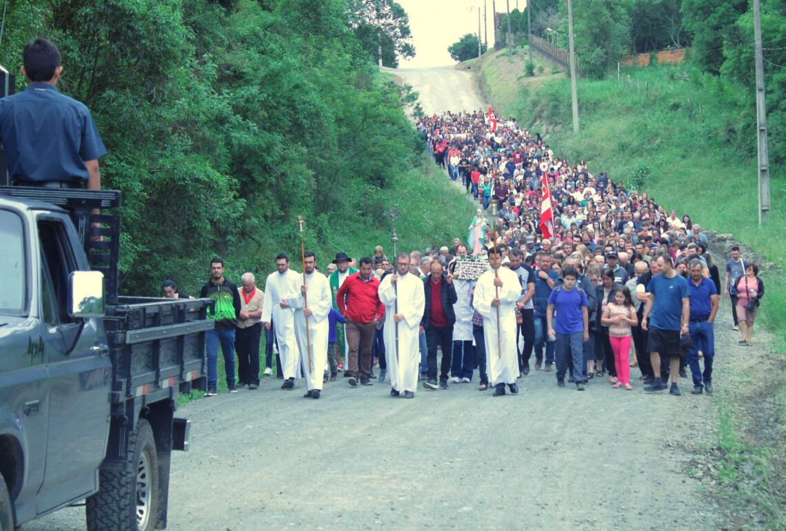 Fiéis Romeiros participam de Romaria Diocesana em Rio Claro do Sul