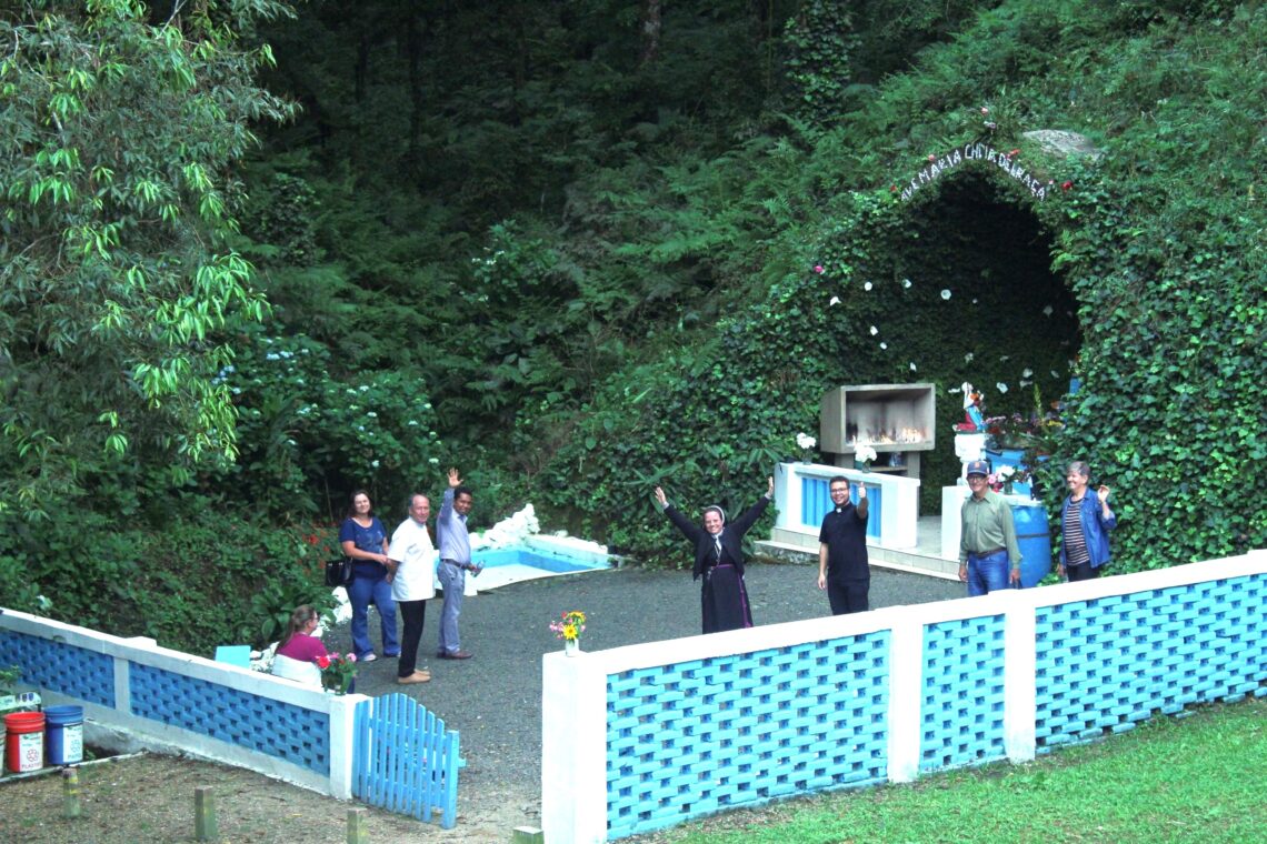 Fiéis Romeiros participam de Romaria Diocesana em Rio Claro do Sul