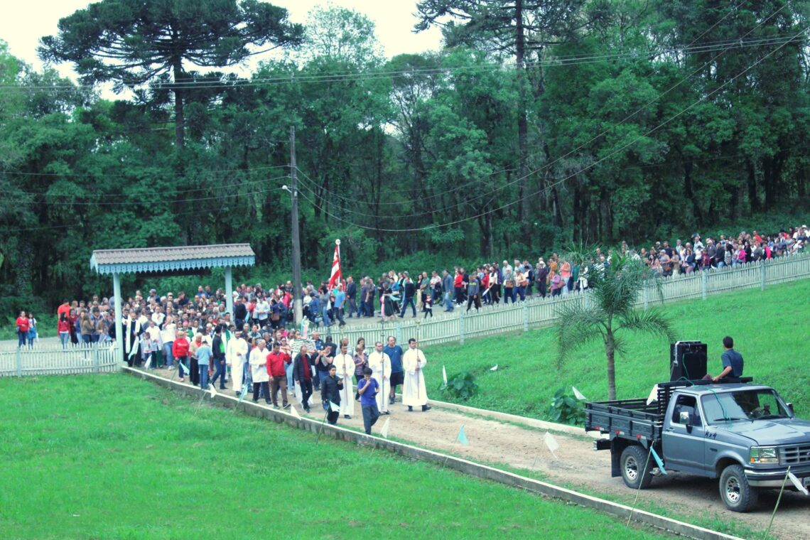 Fiéis Romeiros participam de Romaria Diocesana em Rio Claro do Sul