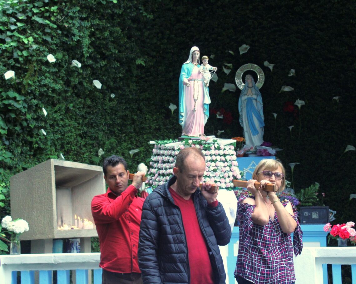 Fiéis Romeiros participam de Romaria Diocesana em Rio Claro do Sul