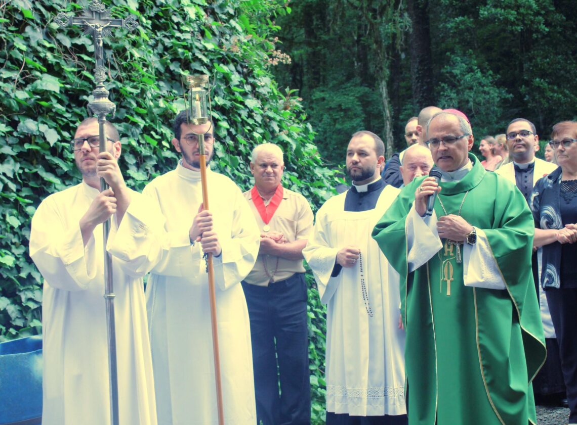 Fiéis Romeiros participam de Romaria Diocesana em Rio Claro do Sul