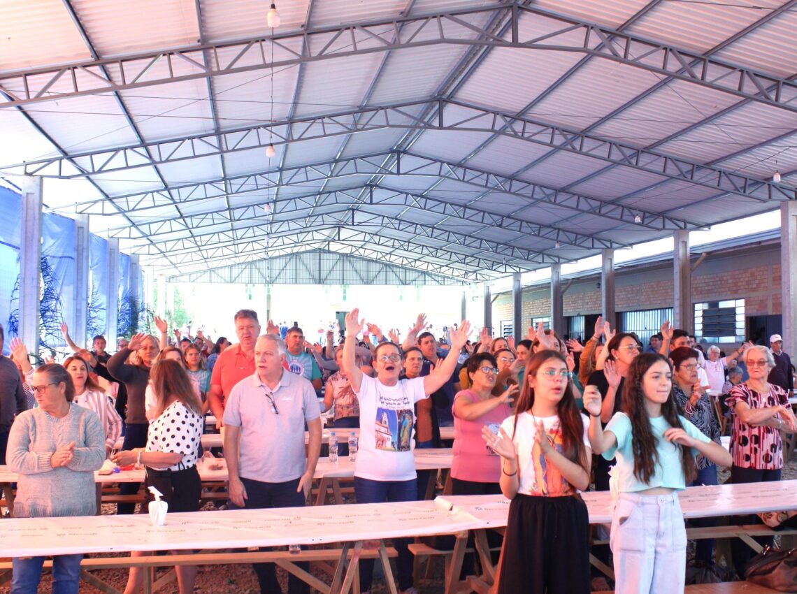 Fiéis Romeiros participam de Romaria Diocesana em Rio Claro do Sul