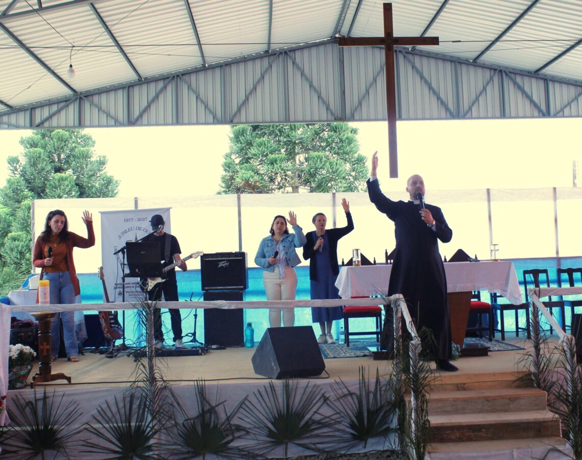 Fiéis Romeiros participam de Romaria Diocesana em Rio Claro do Sul