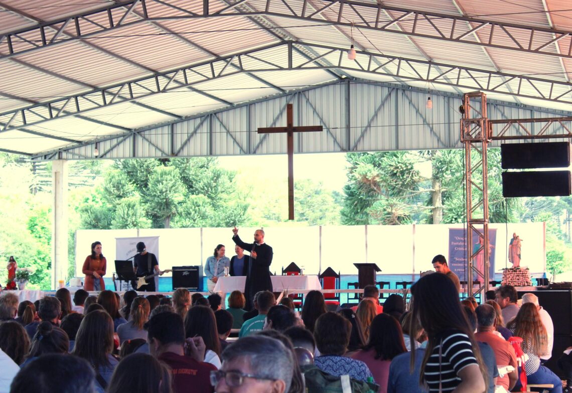 Fiéis Romeiros participam de Romaria Diocesana em Rio Claro do Sul