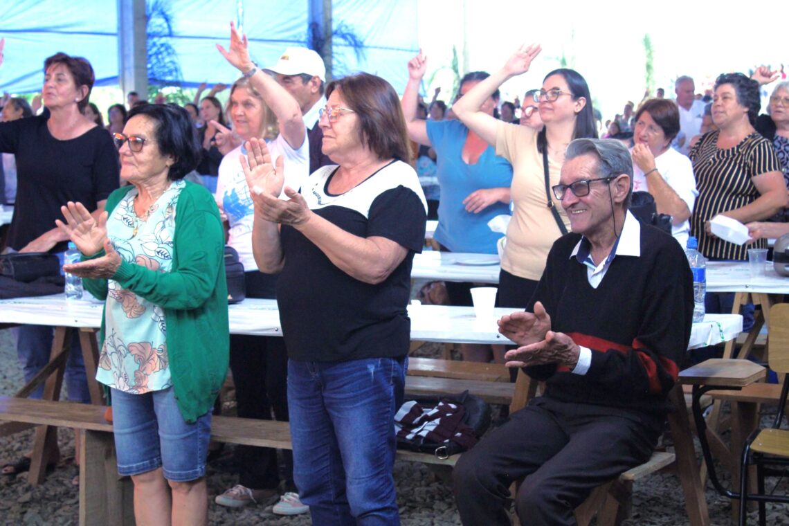 Fiéis Romeiros participam de Romaria Diocesana em Rio Claro do Sul
