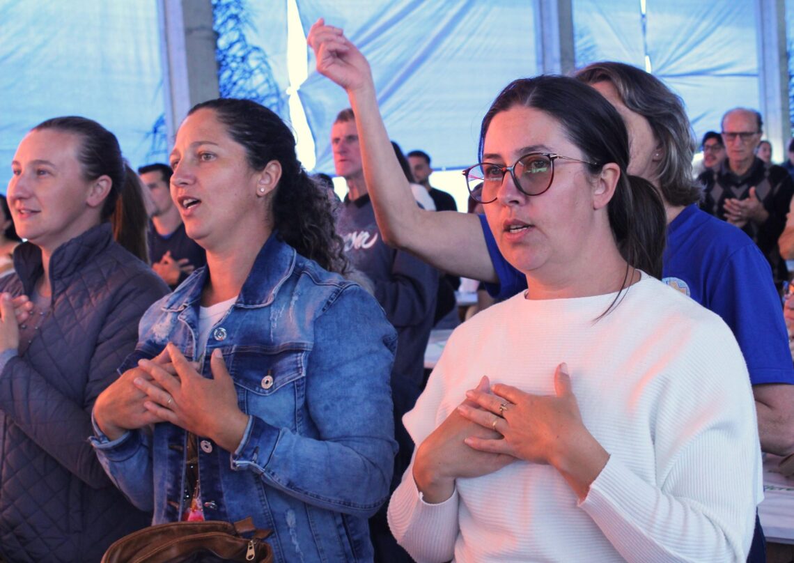 Fiéis Romeiros participam de Romaria Diocesana em Rio Claro do Sul