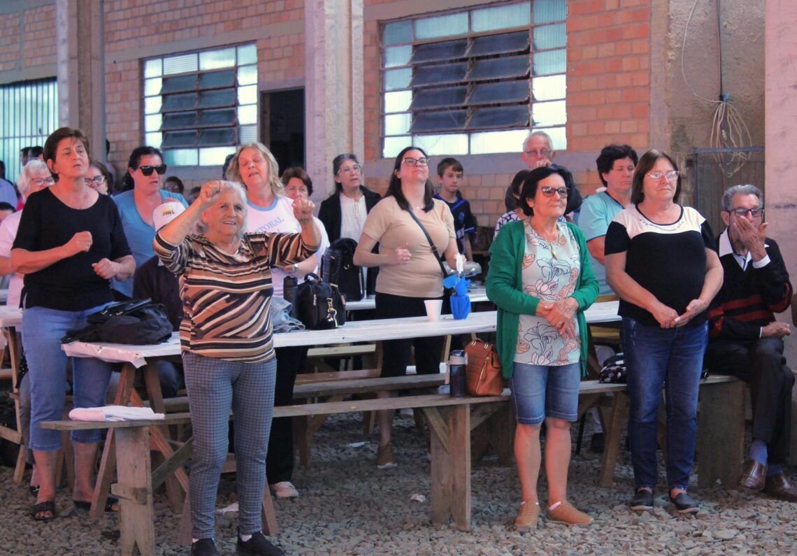 Fiéis Romeiros participam de Romaria Diocesana em Rio Claro do Sul