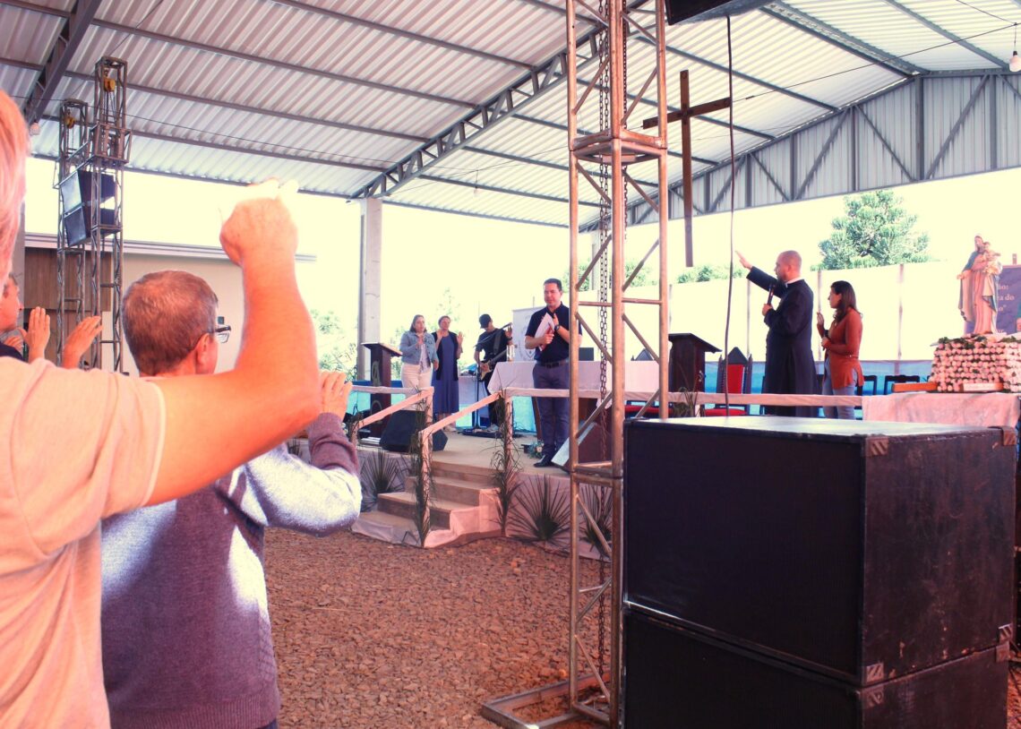 Fiéis Romeiros participam de Romaria Diocesana em Rio Claro do Sul