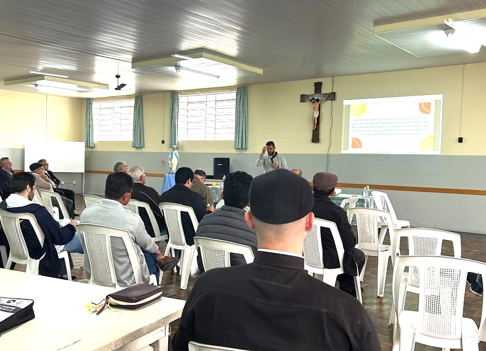 Padres e estudantes de Teologia participam de Semana Teológica