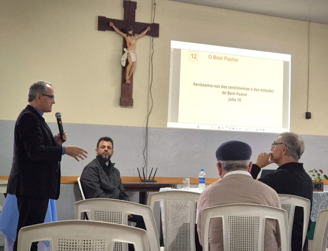 Padres e estudantes de Teologia participam de Semana Teológica