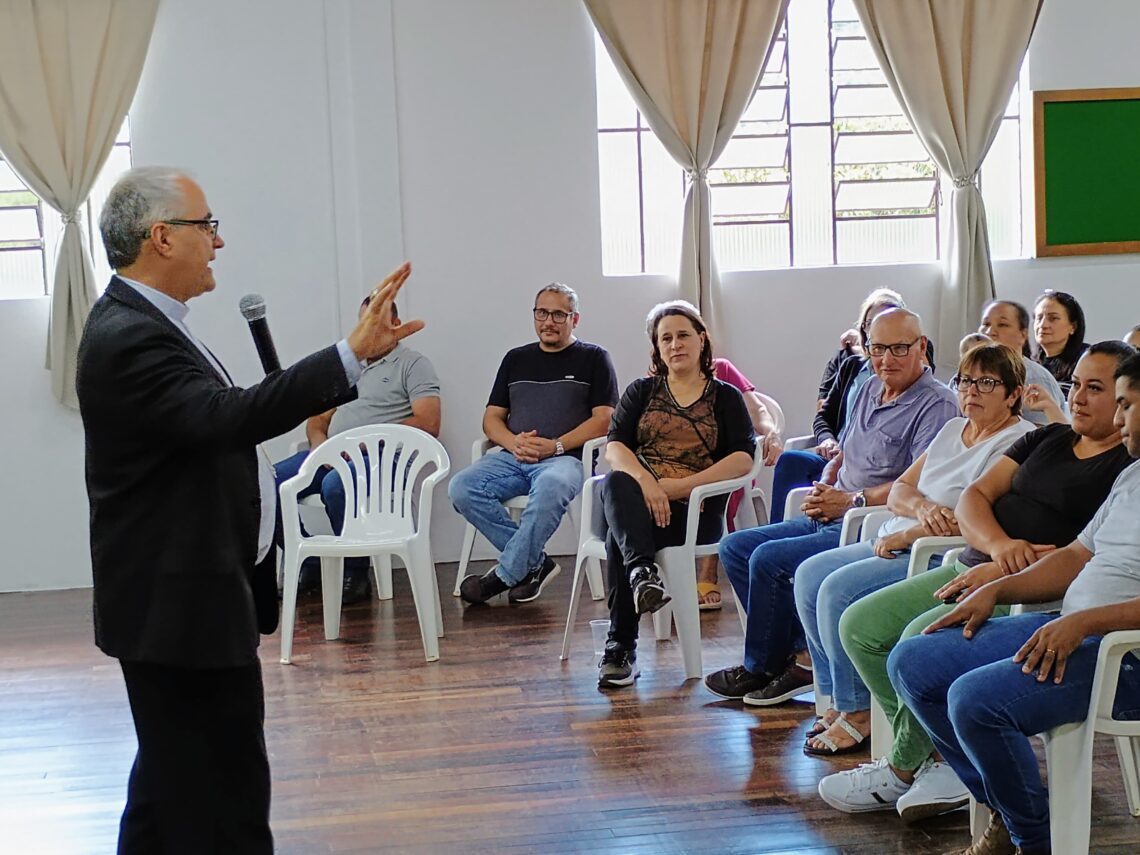 Paróquia Santa Bárbara recebe Visita Pastoral de Dom Walter Jorge