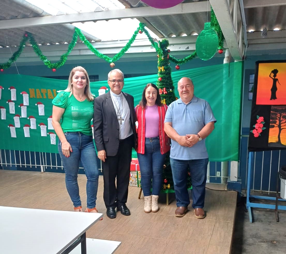 Paróquia da Vila Nepomuceno em São Mateus do Sul acolhe Dom Walter Jorge em Visita Pastoral