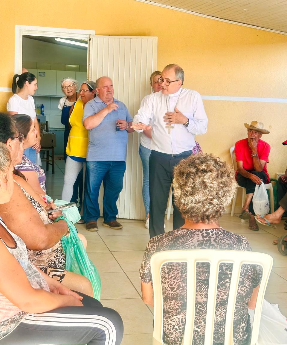 Paróquia da Vila Nepomuceno em São Mateus do Sul acolhe Dom Walter Jorge em Visita Pastoral