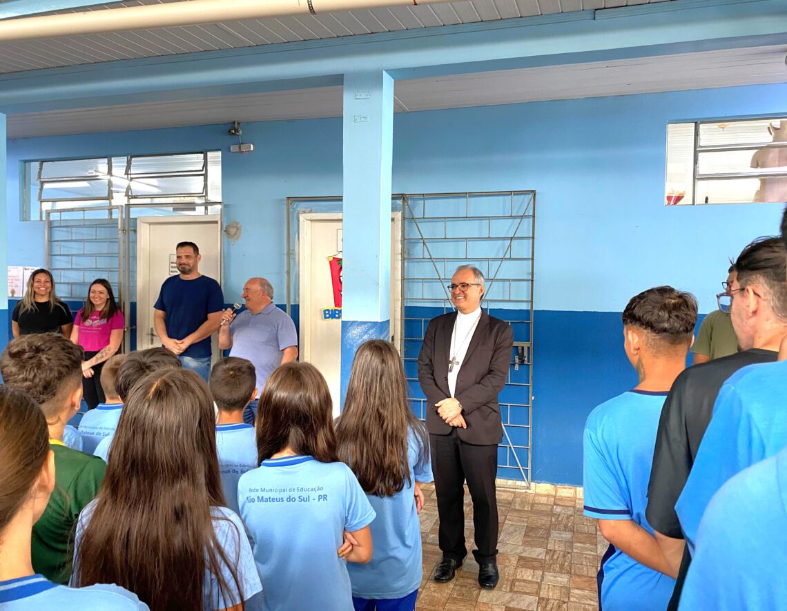 Paróquia da Vila Nepomuceno em São Mateus do Sul acolhe Dom Walter Jorge em Visita Pastoral