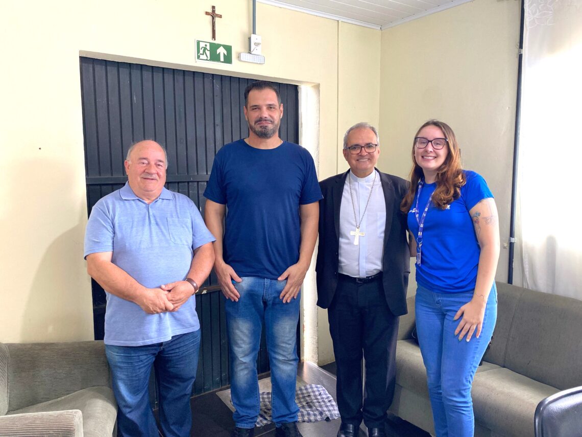 Paróquia da Vila Nepomuceno em São Mateus do Sul acolhe Dom Walter Jorge em Visita Pastoral