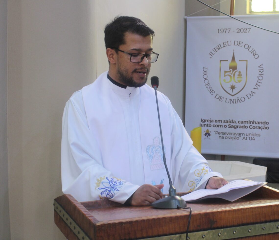 Padre Daniel é ordenado na Matriz Senhor Bom Jesus