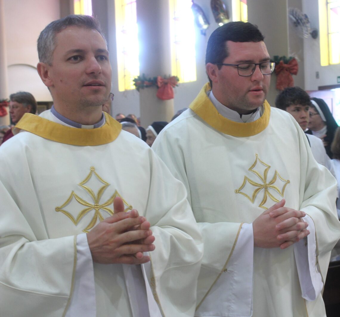 Padre Daniel é ordenado na Matriz Senhor Bom Jesus