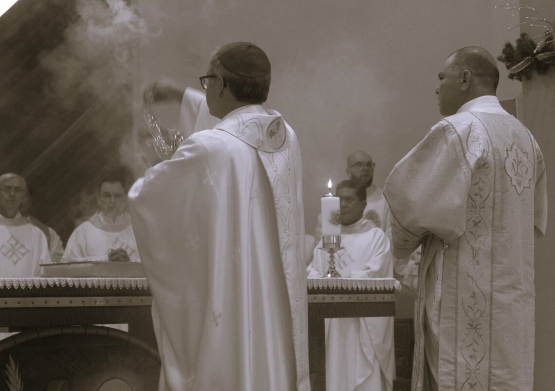 Padre Daniel é ordenado na Matriz Senhor Bom Jesus