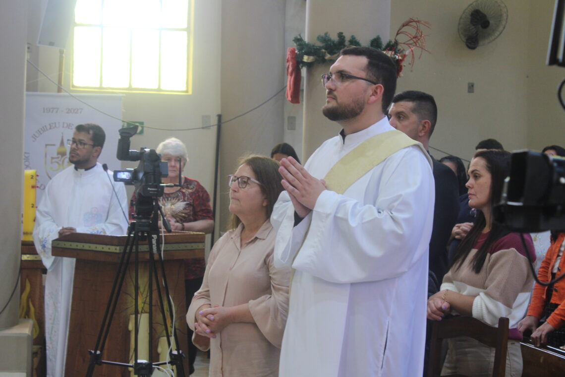 Padre Daniel é ordenado na Matriz Senhor Bom Jesus