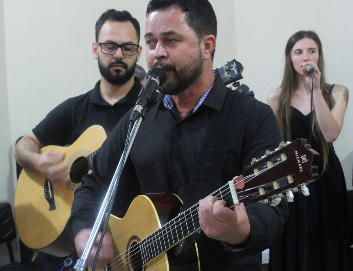 Padre Daniel é ordenado na Matriz Senhor Bom Jesus