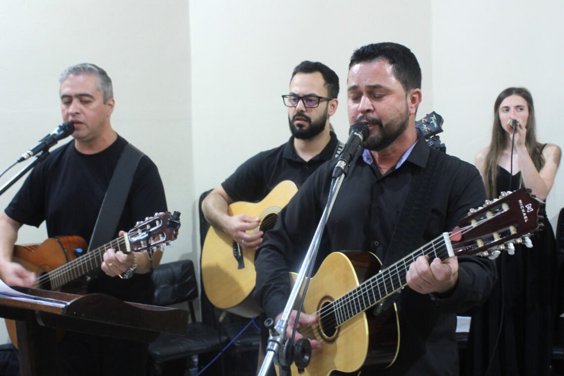 Padre Daniel é ordenado na Matriz Senhor Bom Jesus