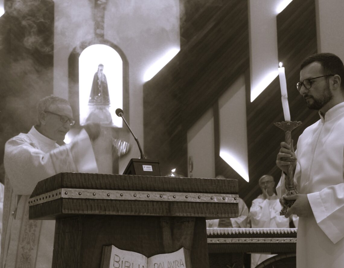Padre Daniel é ordenado na Matriz Senhor Bom Jesus