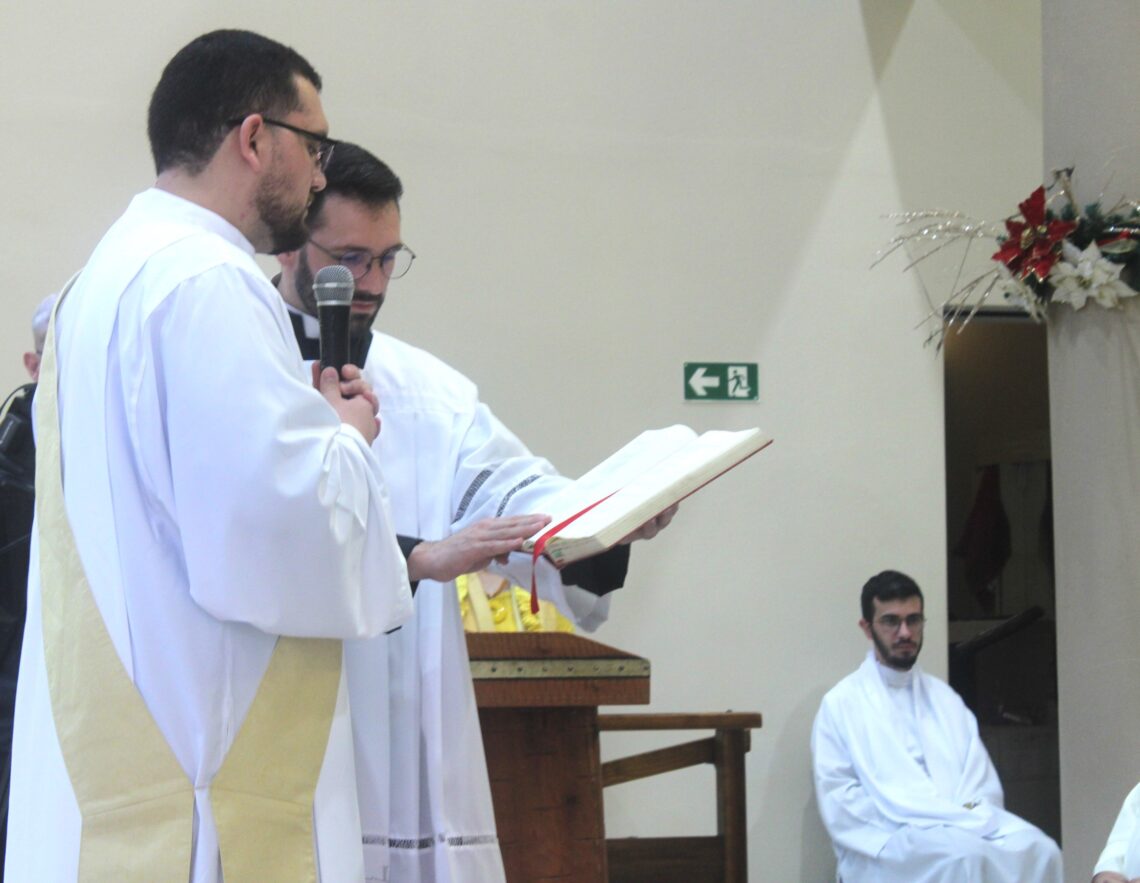 Padre Daniel é ordenado na Matriz Senhor Bom Jesus