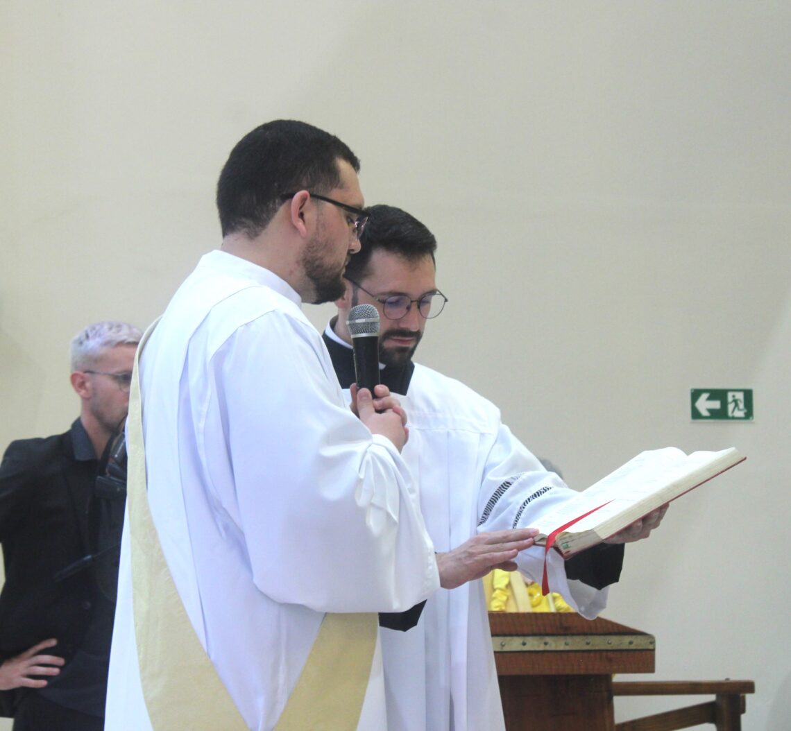 Padre Daniel é ordenado na Matriz Senhor Bom Jesus