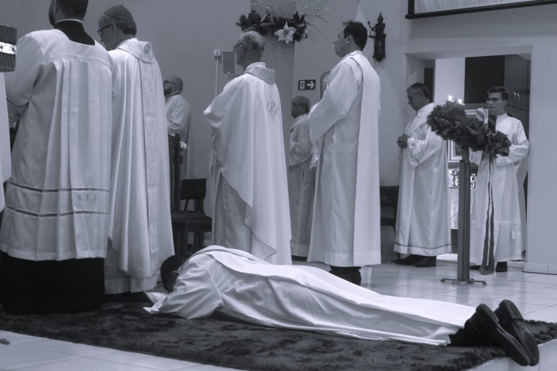 Padre Daniel é ordenado na Matriz Senhor Bom Jesus