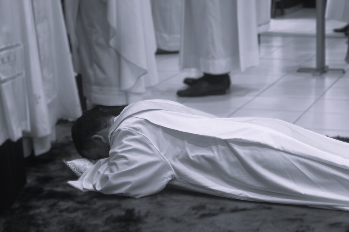 Padre Daniel é ordenado na Matriz Senhor Bom Jesus