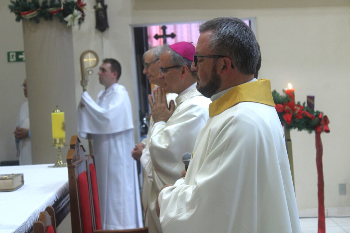 Padre Daniel é ordenado na Matriz Senhor Bom Jesus