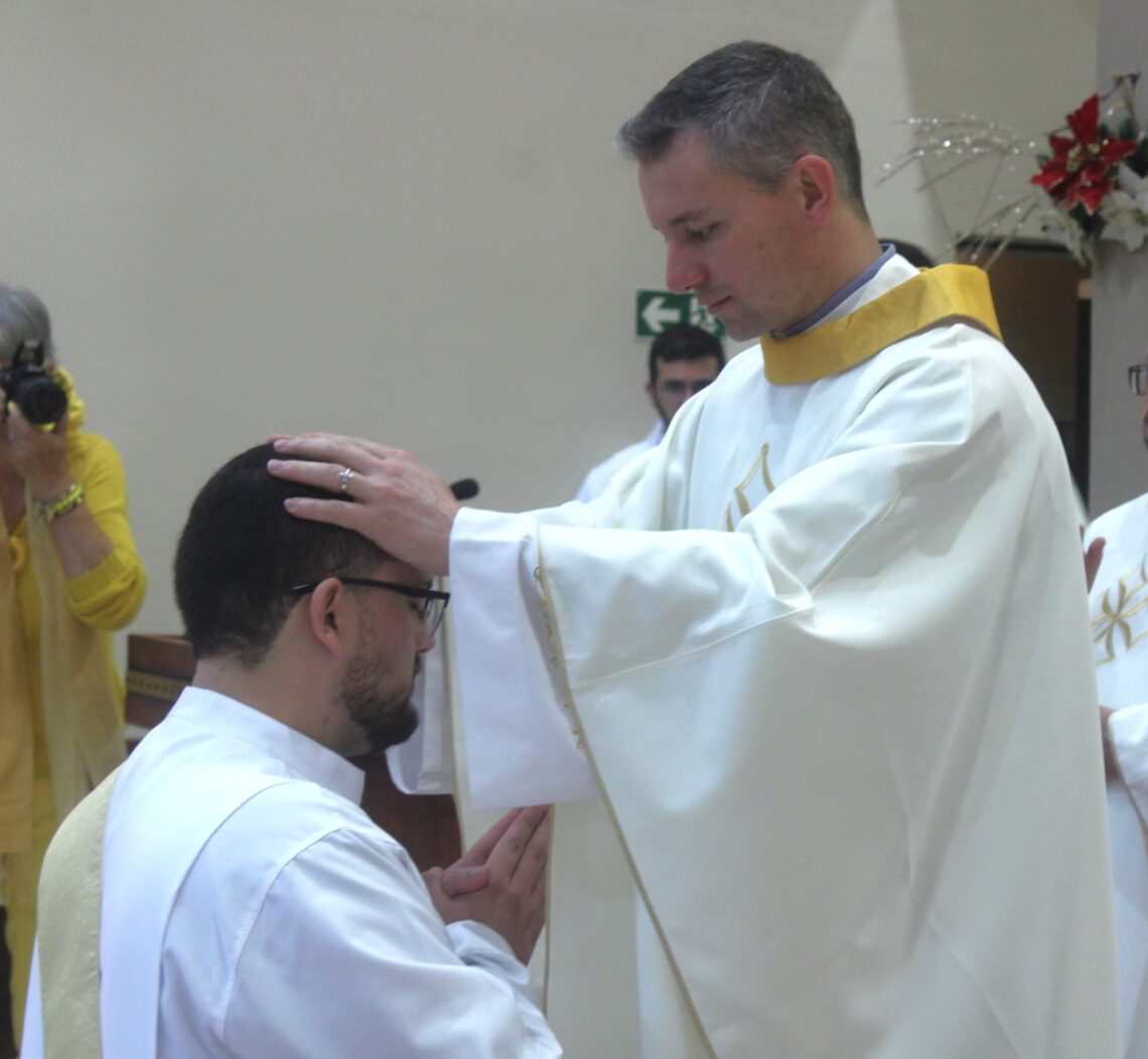Padre Daniel é ordenado na Matriz Senhor Bom Jesus