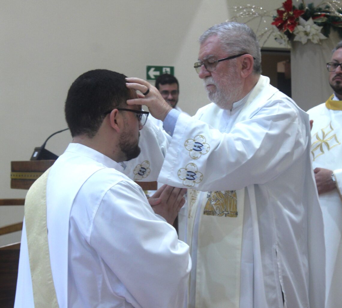 Padre Daniel é ordenado na Matriz Senhor Bom Jesus
