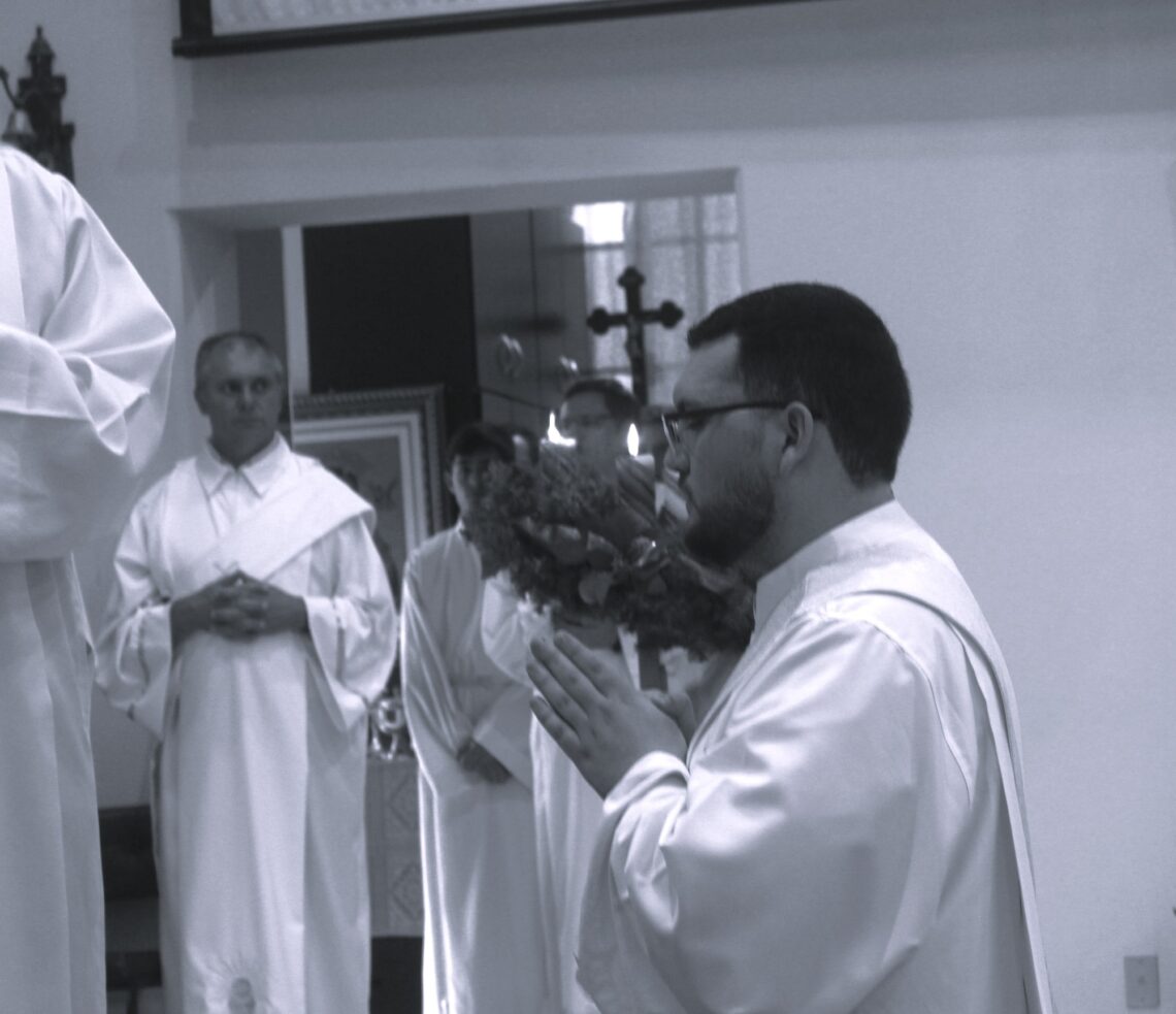 Padre Daniel é ordenado na Matriz Senhor Bom Jesus