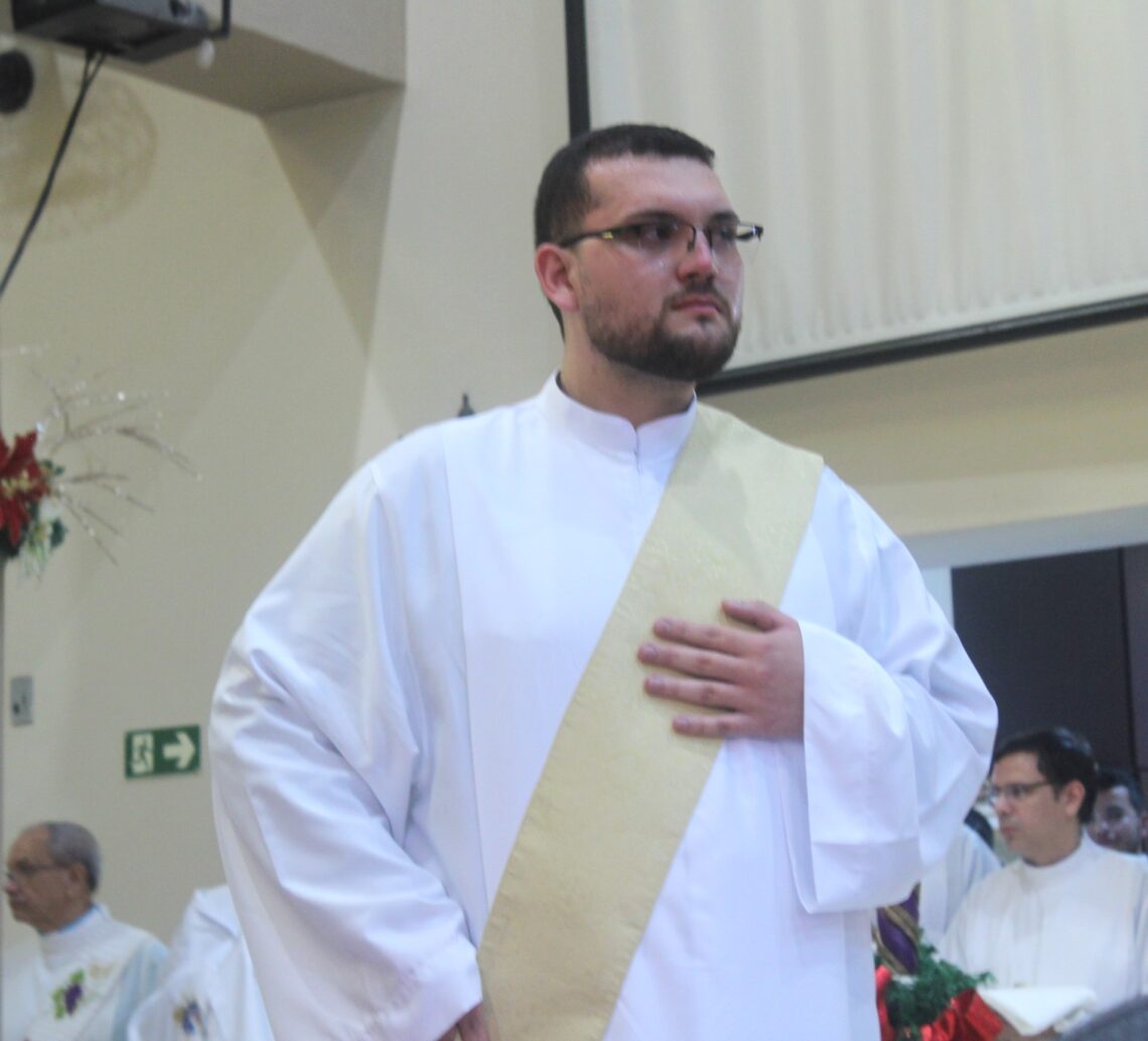 Padre Daniel é ordenado na Matriz Senhor Bom Jesus