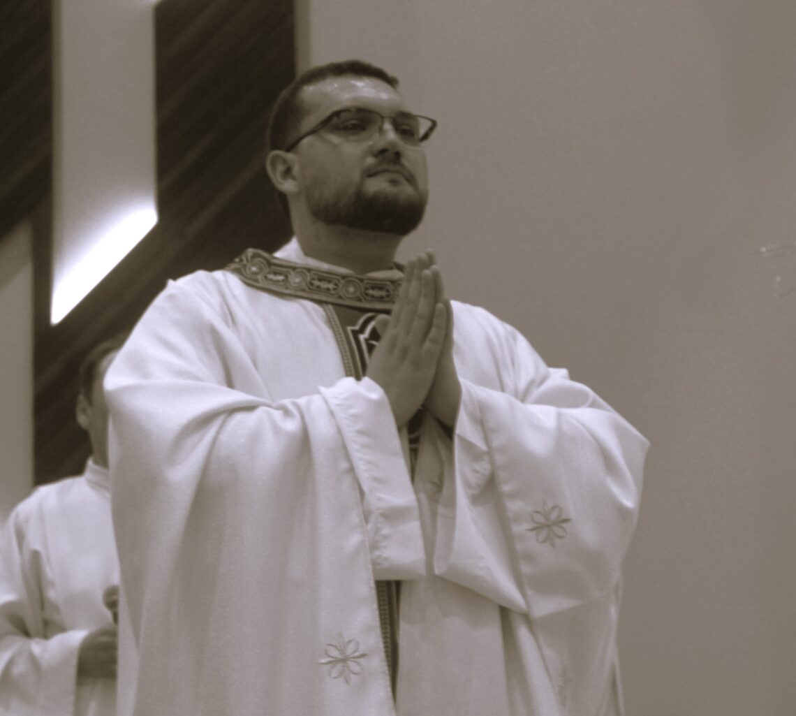Padre Daniel é ordenado na Matriz Senhor Bom Jesus