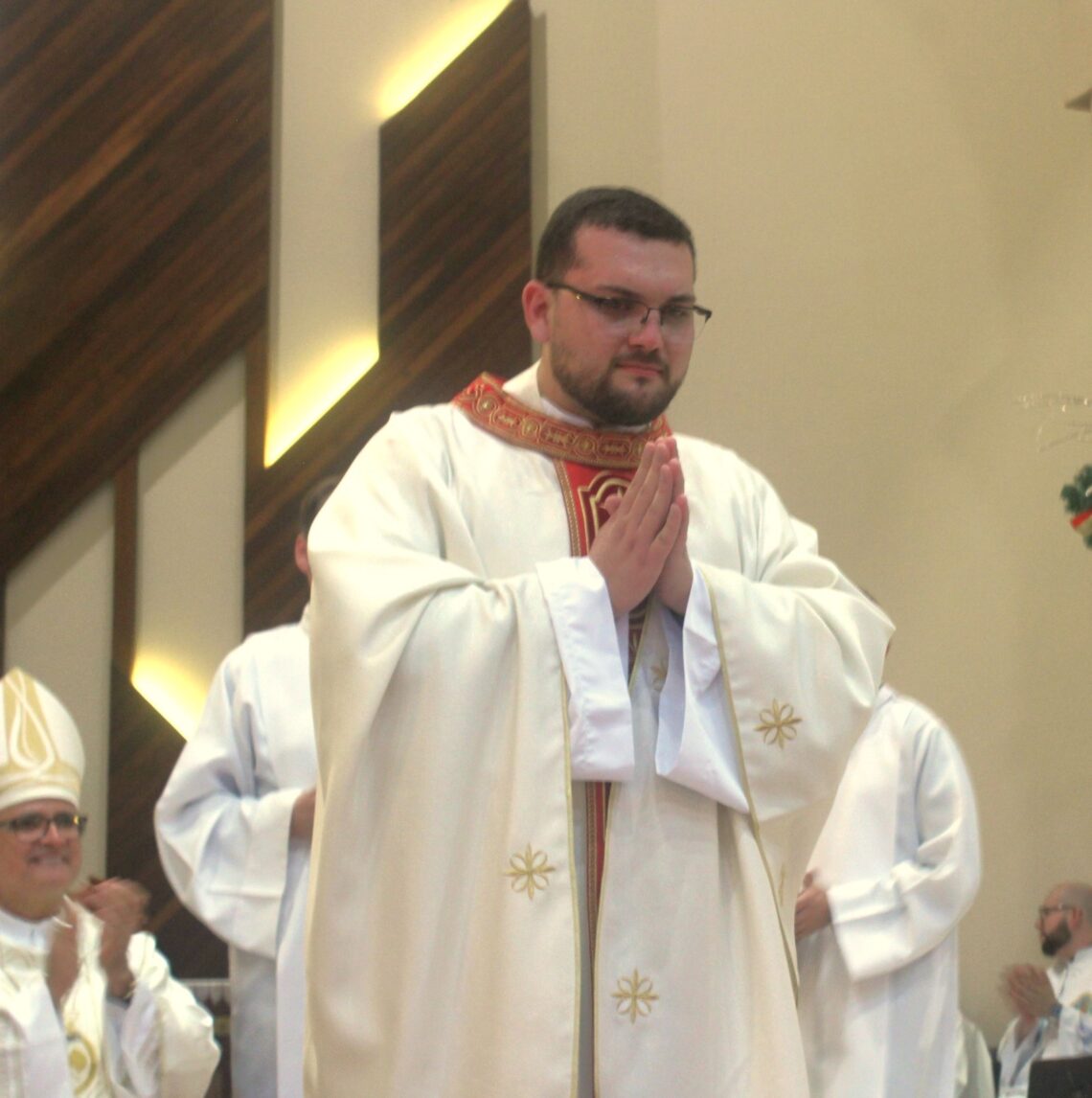 Padre Daniel é ordenado na Matriz Senhor Bom Jesus