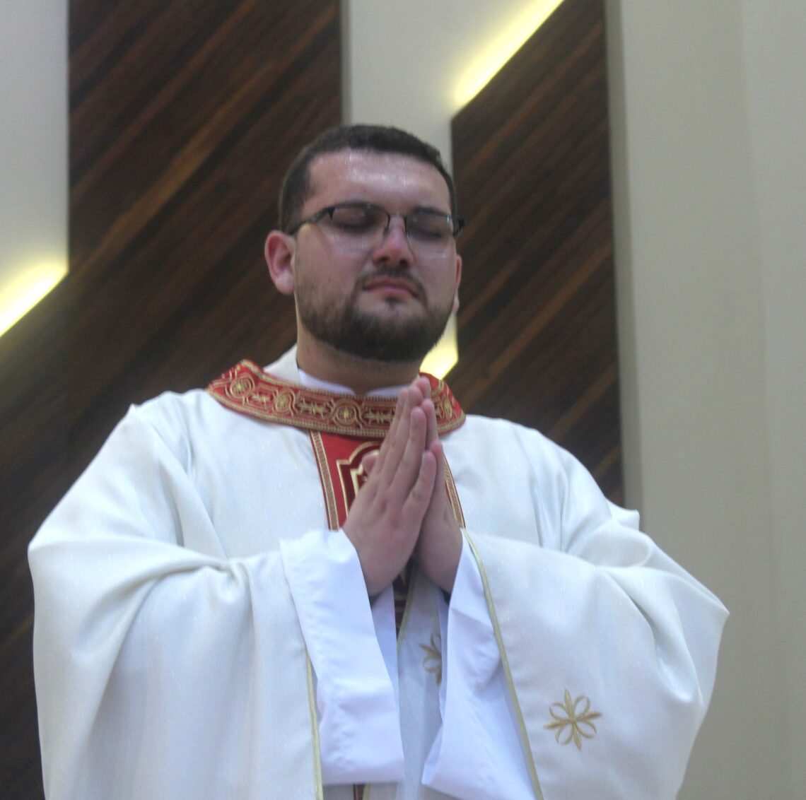 Padre Daniel é ordenado na Matriz Senhor Bom Jesus