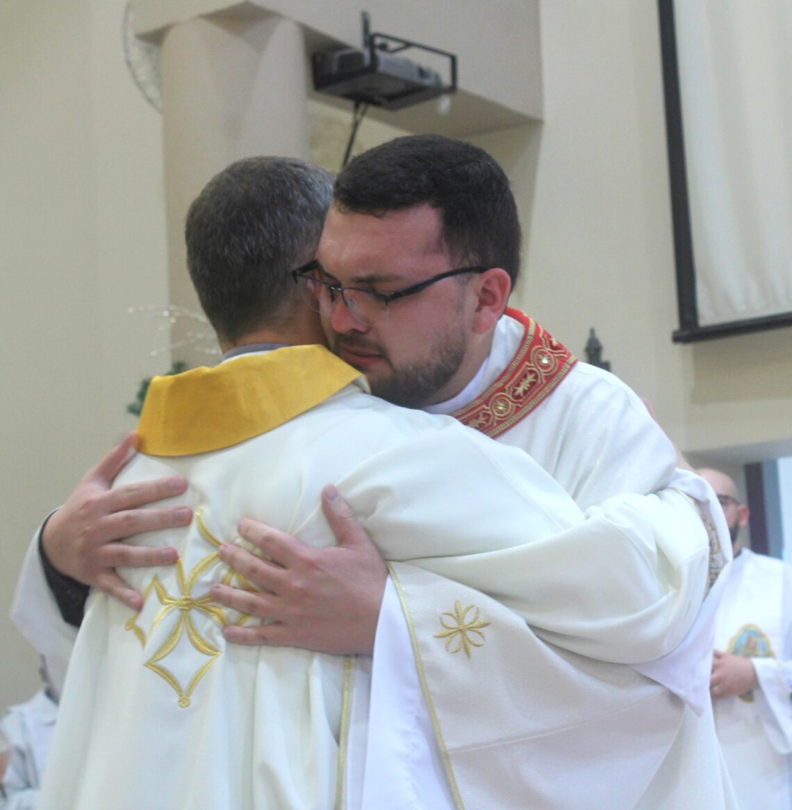 Padre Daniel é ordenado na Matriz Senhor Bom Jesus