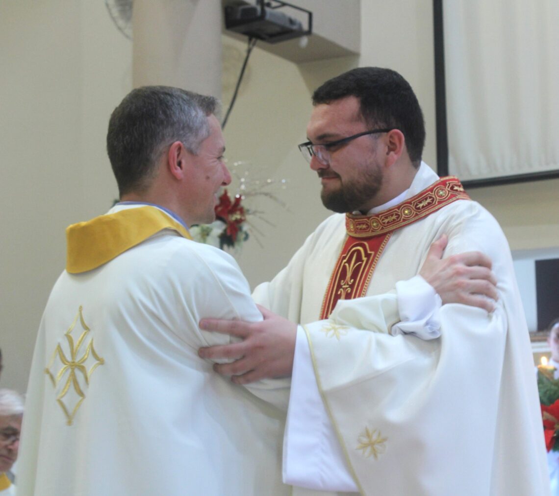 Padre Daniel é ordenado na Matriz Senhor Bom Jesus