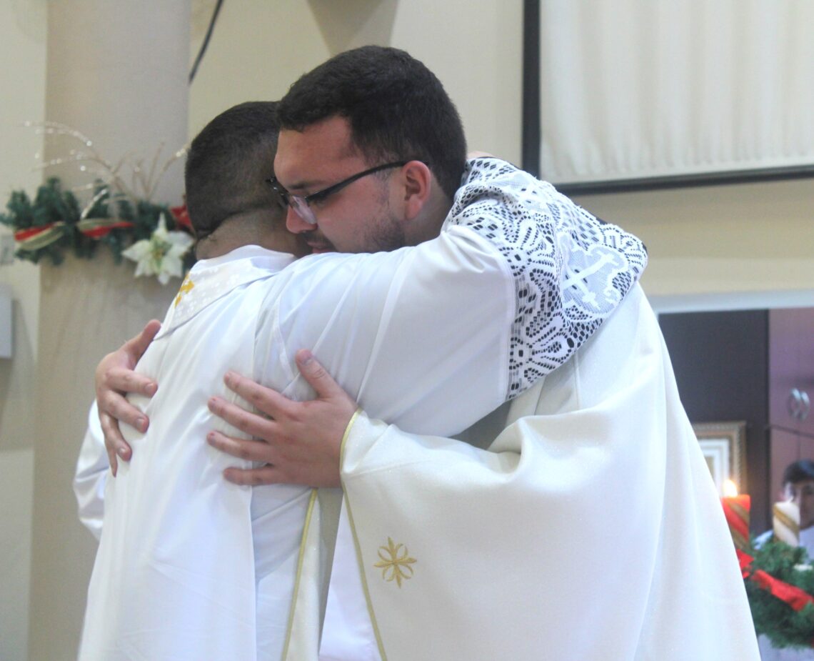 Padre Daniel é ordenado na Matriz Senhor Bom Jesus