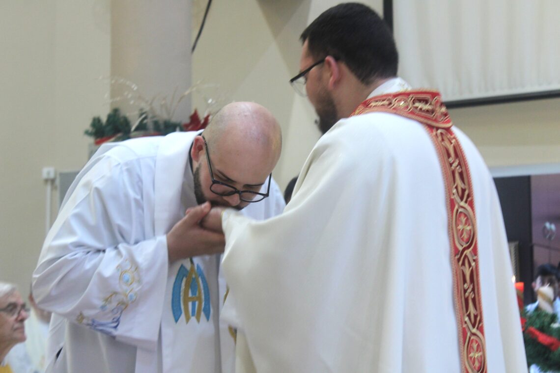 Padre Daniel é ordenado na Matriz Senhor Bom Jesus
