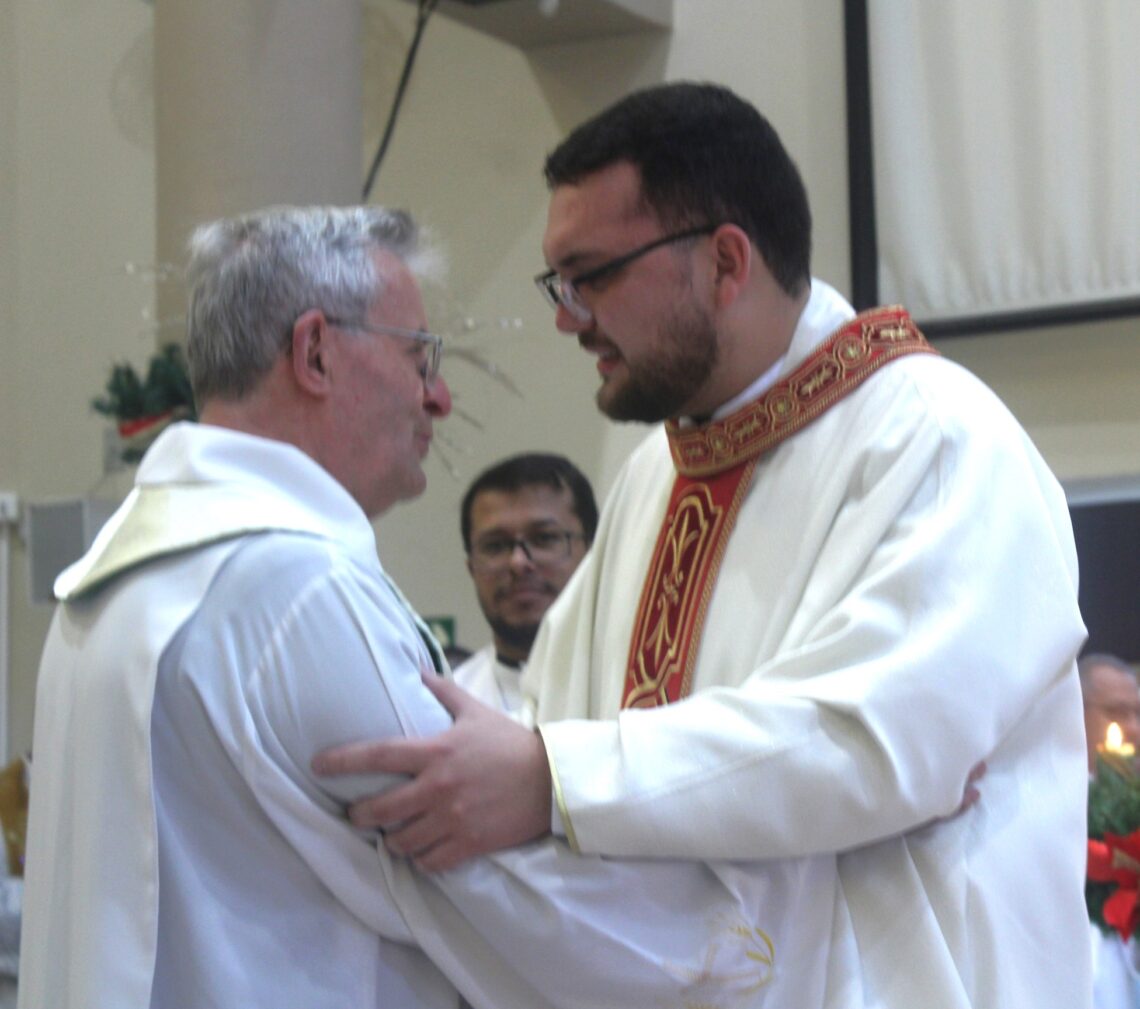 Padre Daniel é ordenado na Matriz Senhor Bom Jesus
